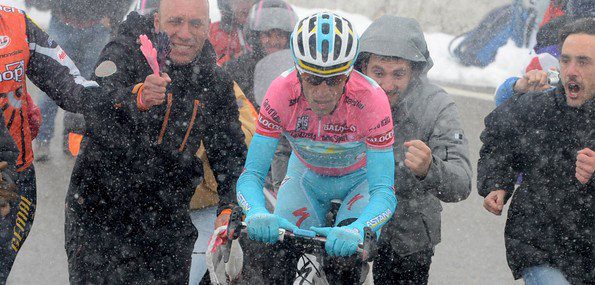 Confortablement assied sur son trône, Vincenzo Nibali peut savourer une victoire qu'il mérite amplement - Photo Giro d'Italia