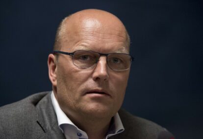 Riis fait de la résistance